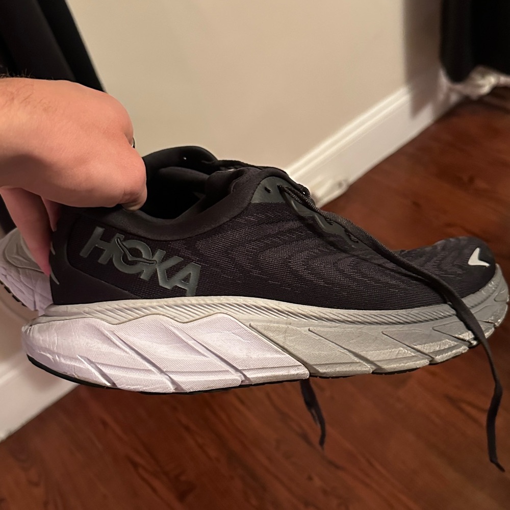 Men’s Hoka Arahi 6 size 9.5